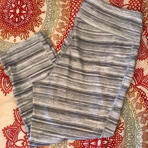 Old Navy crop leggings 🏃🏼‍♀️